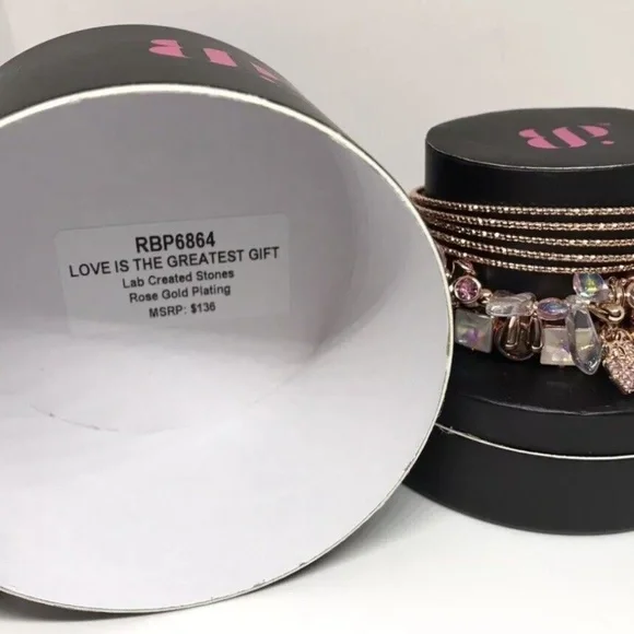 Bomb Party 2023 Holiday Stacks Love Is The Greatest Gift Bracelet RBP6864 NIB - Picture 7 of 8